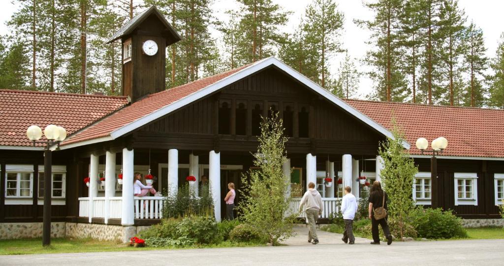 Kettulanmäki Metsaekartano Outdoor Centreアパートホテル エクステリア 写真