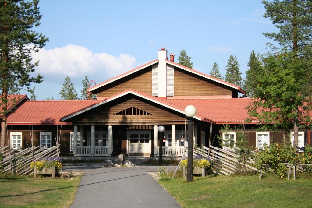 Kettulanmäki Metsaekartano Outdoor Centreアパートホテル エクステリア 写真